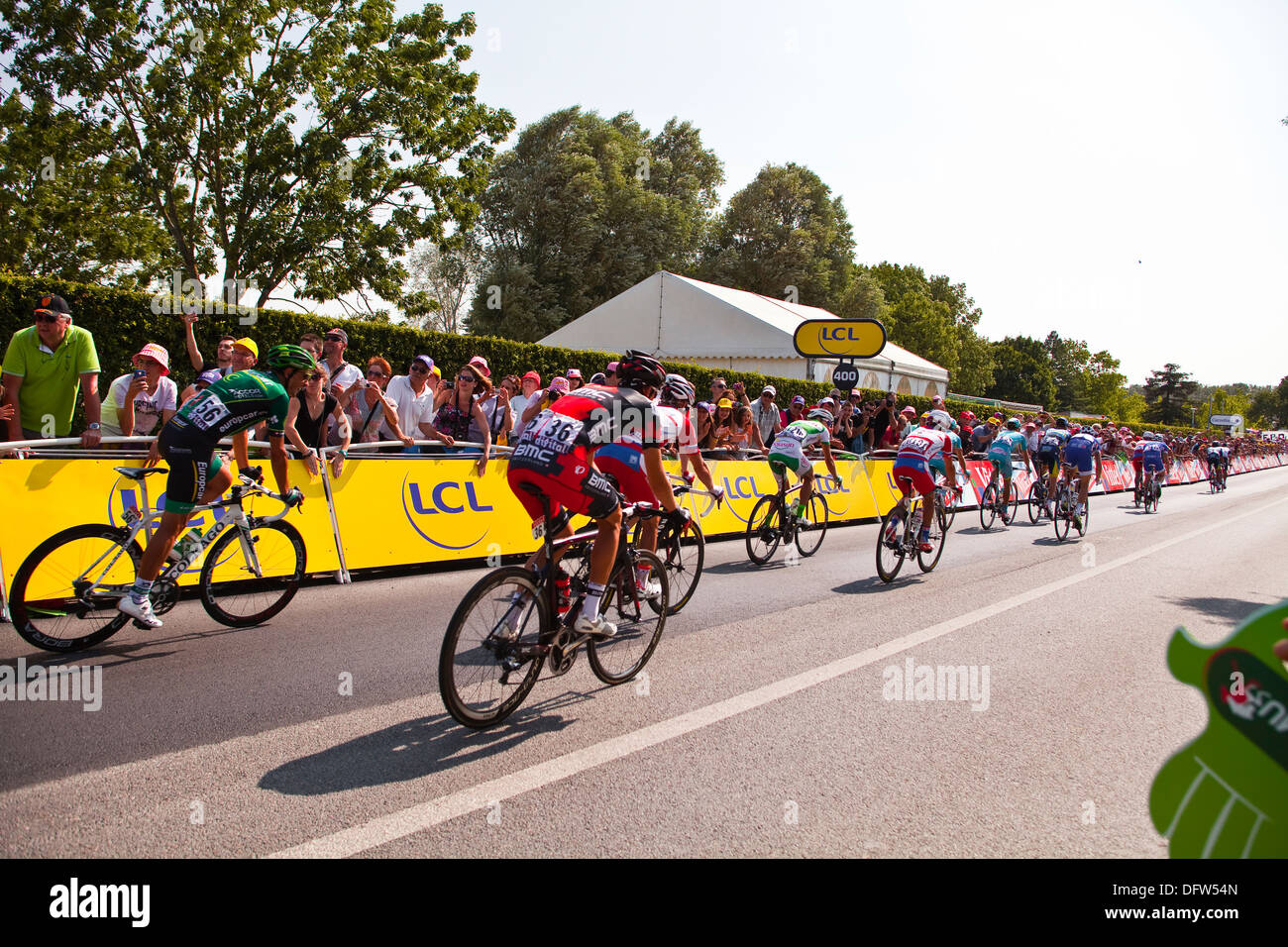 Tours, France. 11 juillet, 2013. Riders dans le dernier 400m de la 12e étape du Tour de France 2013 à Tours, France. Banque D'Images