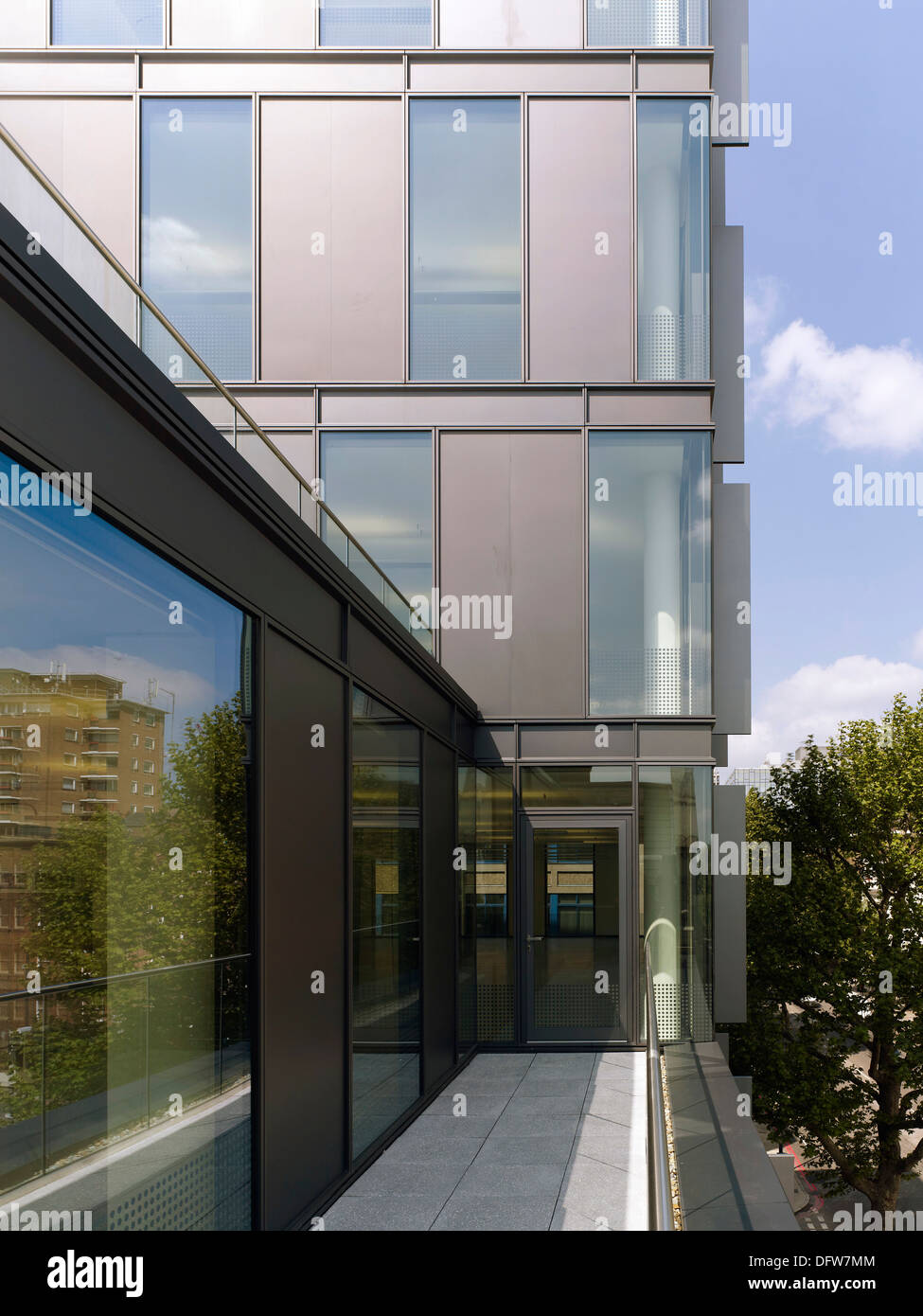 Un lieu saint Valentin, Londres, Royaume-Uni. Architecte : Stiff  + Damien Vorreux architectes, 2013. L'altitude et la rue. Banque D'Images