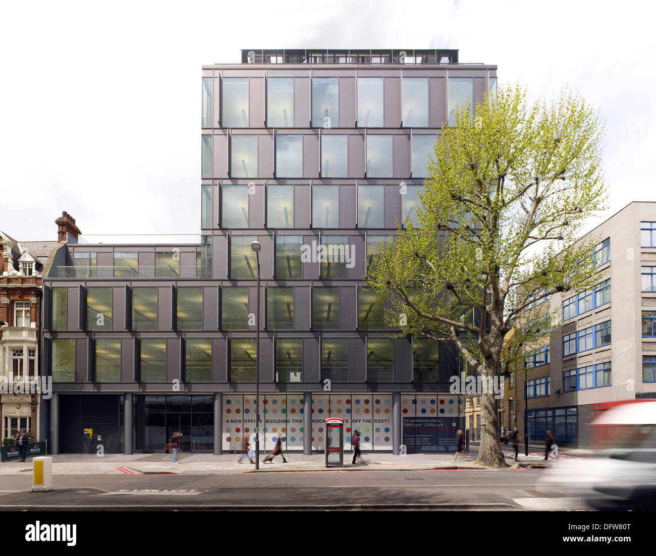 Un lieu saint Valentin, Londres, Royaume-Uni. Architecte : Stiff  + Damien Vorreux architectes, 2013. Élévation de la rue. Banque D'Images