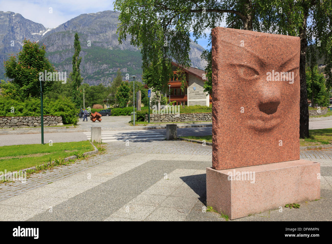 Sculpture publique dans le village Troll de Eidfjord Kommune, Måbødalen, Hardanger, Hordaland, Norvège, Scandinavie Banque D'Images