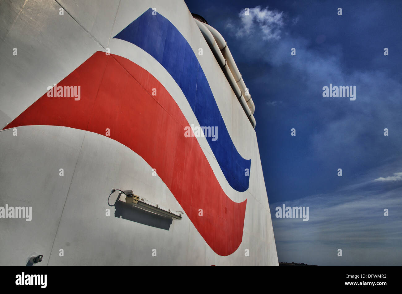 Brittany Ferries logo sur l'entonnoir de l'Amorique Banque D'Images
