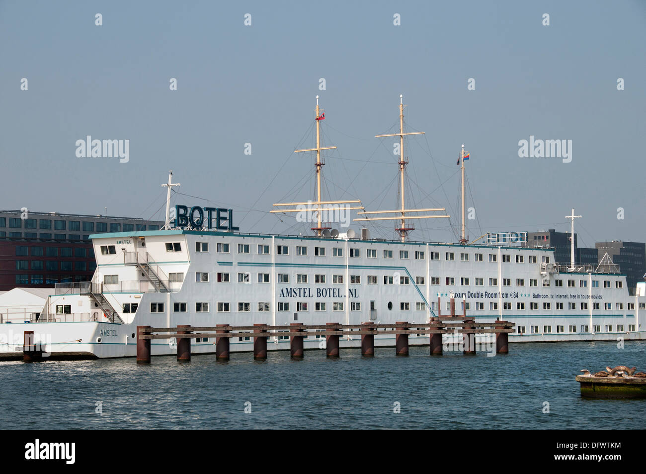 L'Amstel Botel à l'Oosterdok ( IJ Port NDSM quai à Amsterdam Nord pays-Bas ) Noordhollands Zeekanaal Amsterdam, pays-Bas, Néerlandais, Banque D'Images