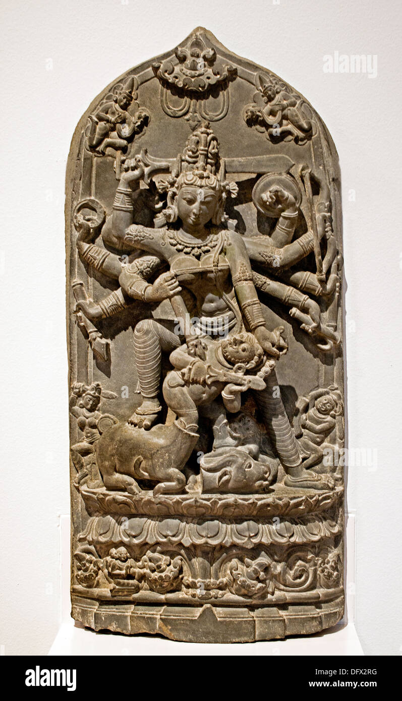 Déesse hindoue Durga ( ) de tuer le démon buffle (11e siècle en pierre de style Pala Bangladesh) sculpture statue Rijksmuseum Amsterdam Pays-Bas Banque D'Images