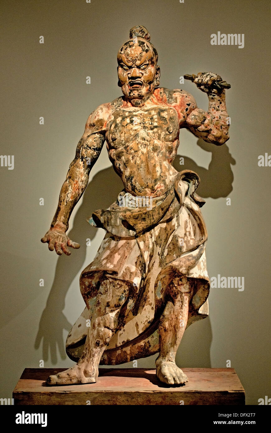 Temple Guardian Musée japonais du 14e siècle (placé à l'entrée d'un temple à la paroisse du mal) situé au Rijksmuseum Amsterdam. Banque D'Images