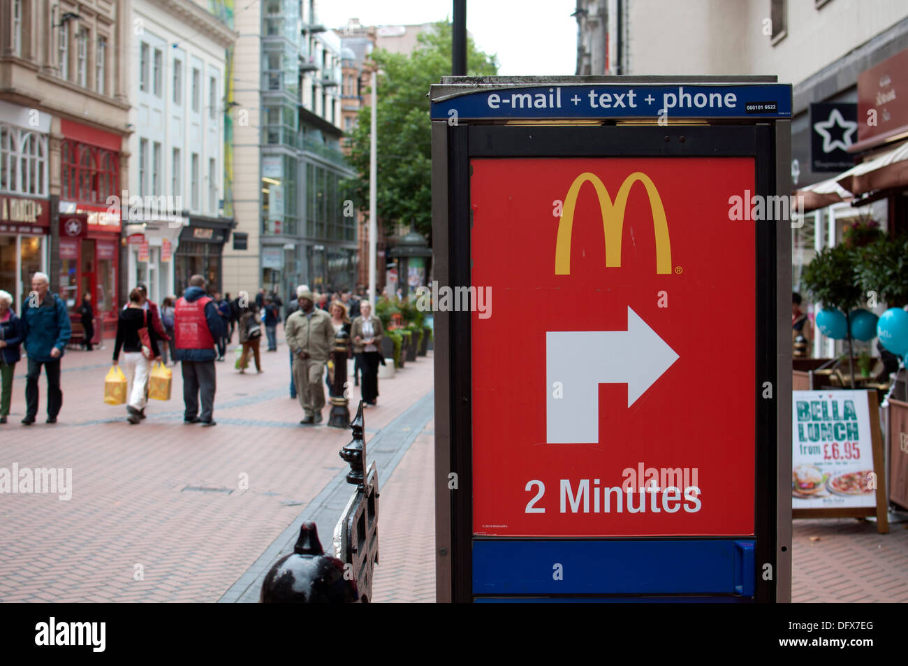 McDonald's signe sur téléphone fort, New Street, Birmingham, UK Banque D'Images