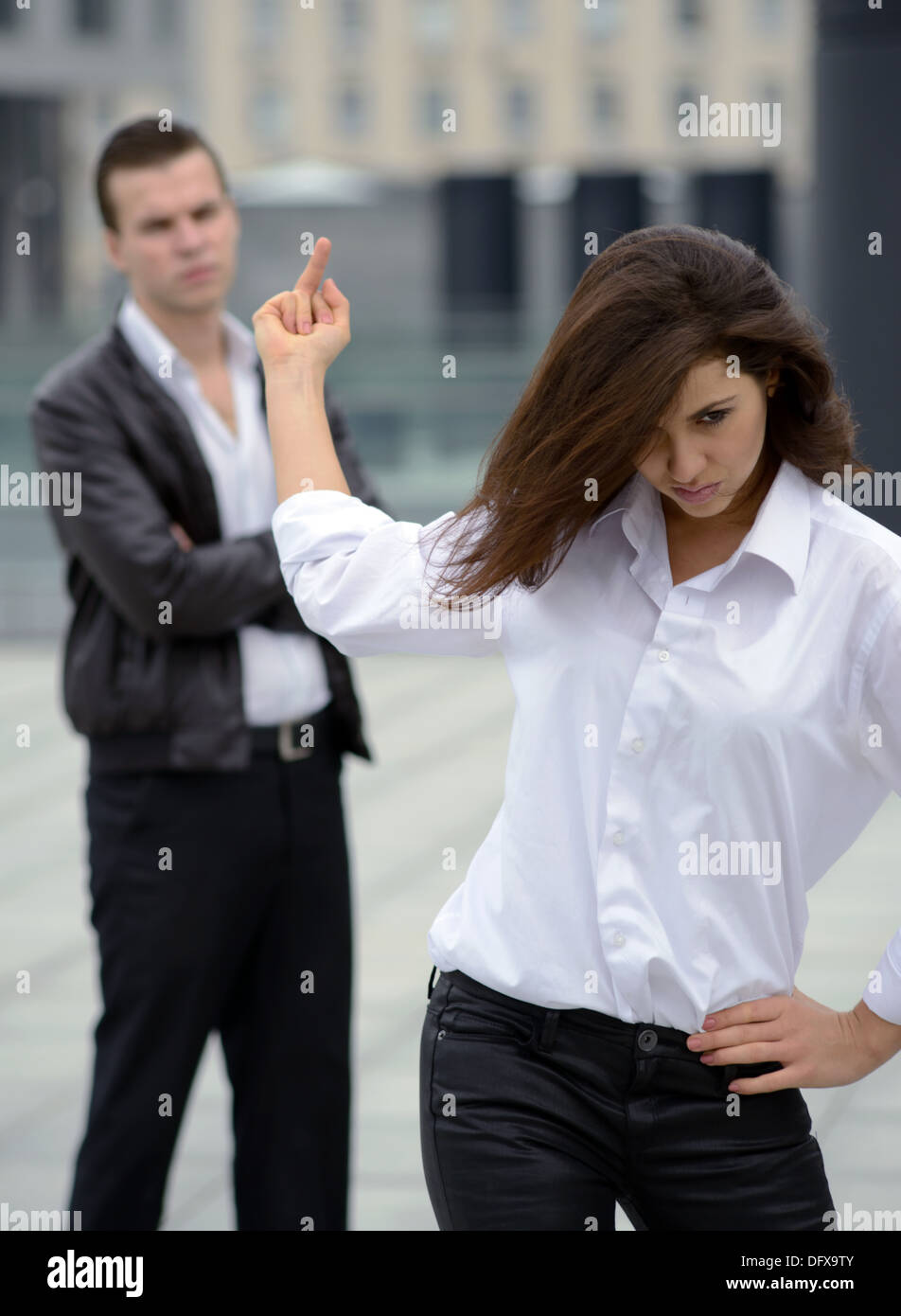 Discussion émotionnelle entre les hommes et les femmes Banque D'Images