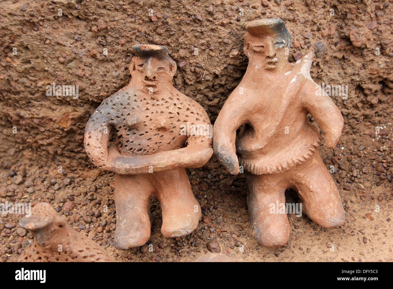 Les chiffres de la poterie traditionnelle Lobi du Ghana et du Burkina Faso Banque D'Images