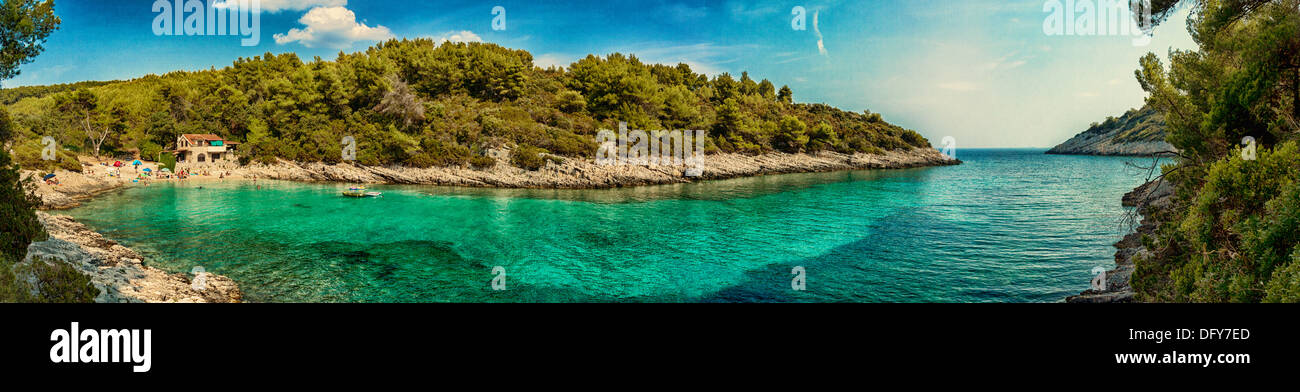 Zitna beach et Bay près de Zavalatica, Croatie Banque D'Images