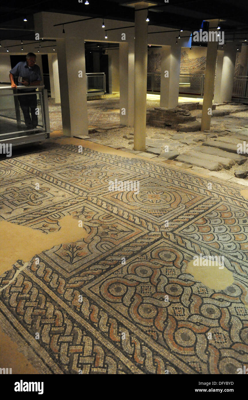 Ravenna (Italie) : la Domus dei Tappeti di Pietra (Maison de la pierre les  tapis Photo Stock - Alamy
