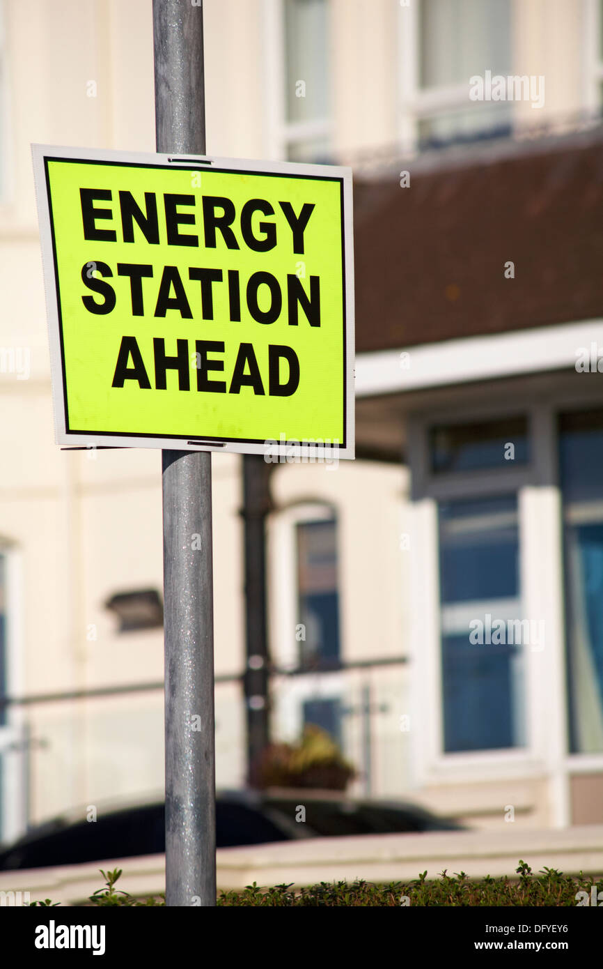 Station d'énergie fluorescente à venir signer pour le Festival Marathon de Bournemouth Banque D'Images