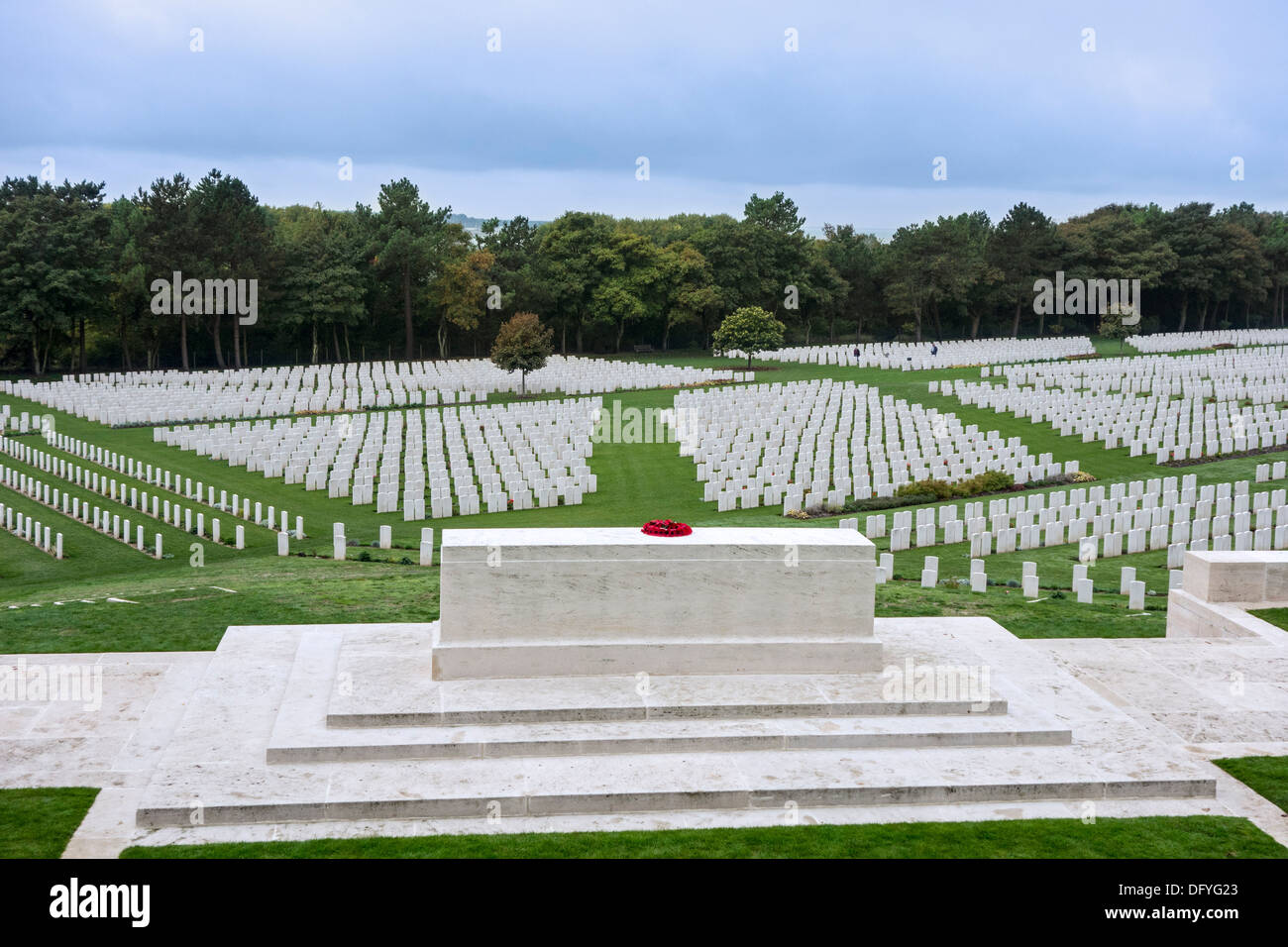 Première Guerre mondiale l'une pierre du Souvenir au cimetière militaire de la PREMIÈRE GUERRE MONDIALE, Étaples, plus important en France, CWGC Nord-Pas-de-Calais Banque D'Images