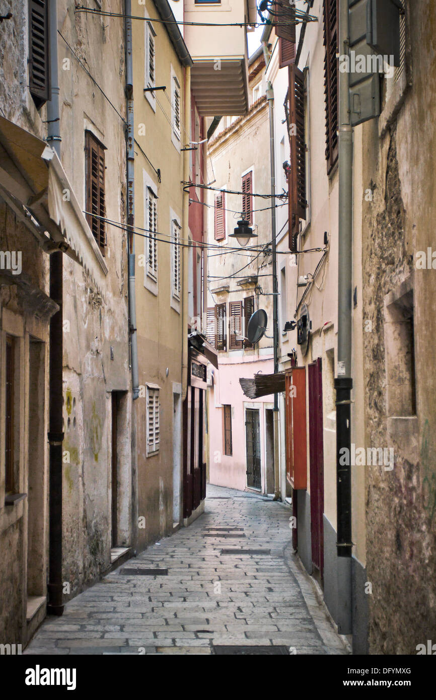 Ruelle pavée, à Split, en Dalmatie, Croatie Banque D'Images