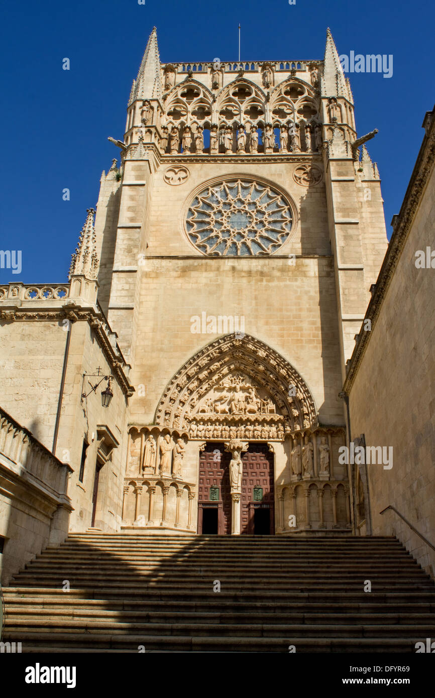 Sarmental façade dans la Face Sud de Burgos Cathédrale gothique, Burgos, Castille et Leon. Espagne Banque D'Images