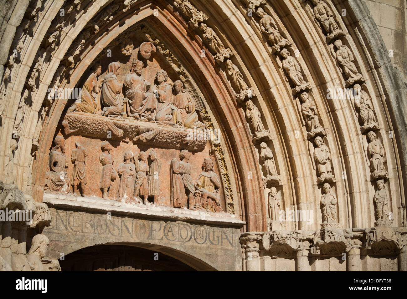 Détail de tympan dans l''église San Esteban, Burgos, Castille et Leon. Espagne Banque D'Images