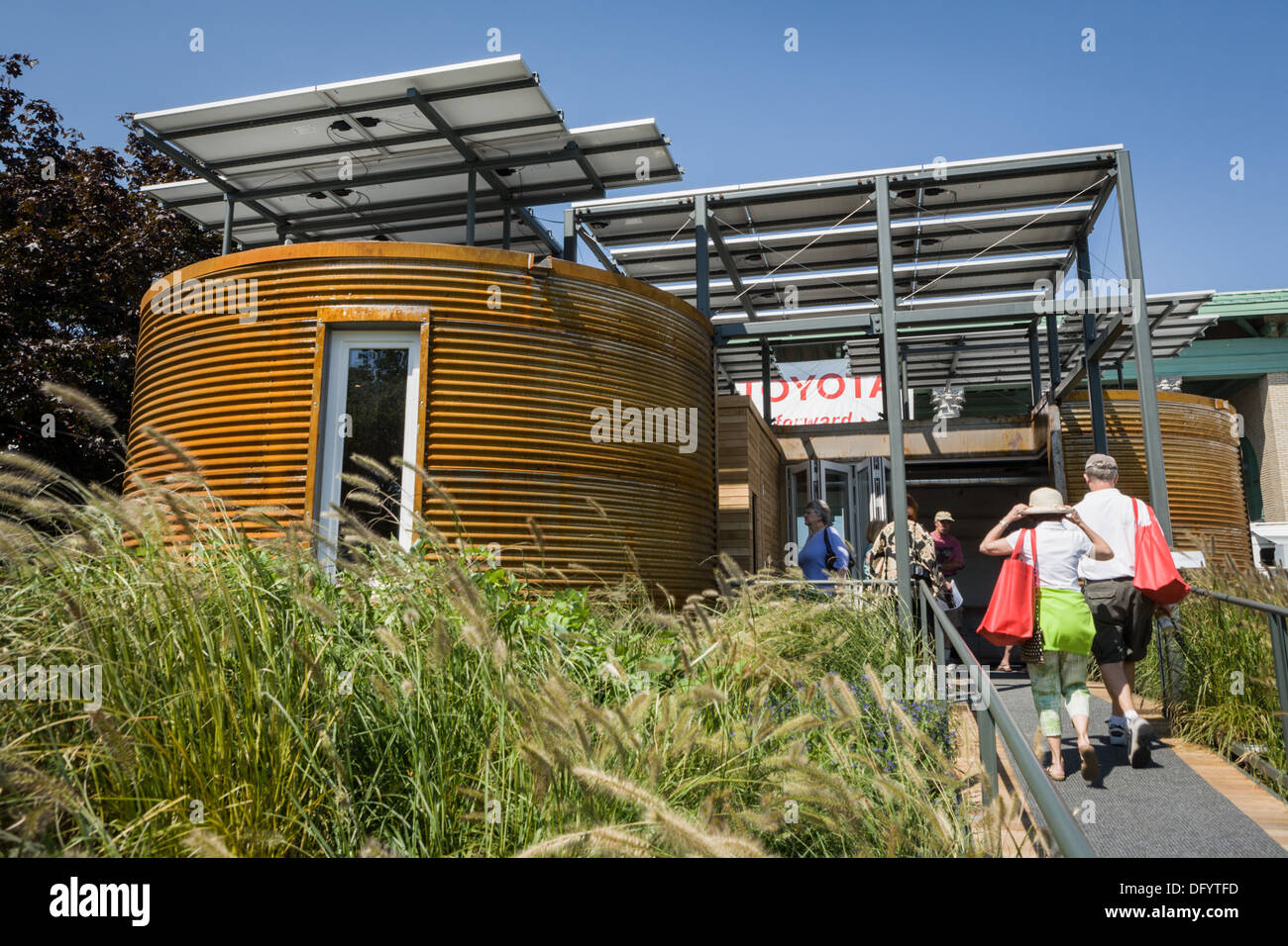 L'efficacité énergétique maison expérimental conçu et construit par les étudiants de Cornell, grande foire de l'État de New York, Syracuse. Banque D'Images