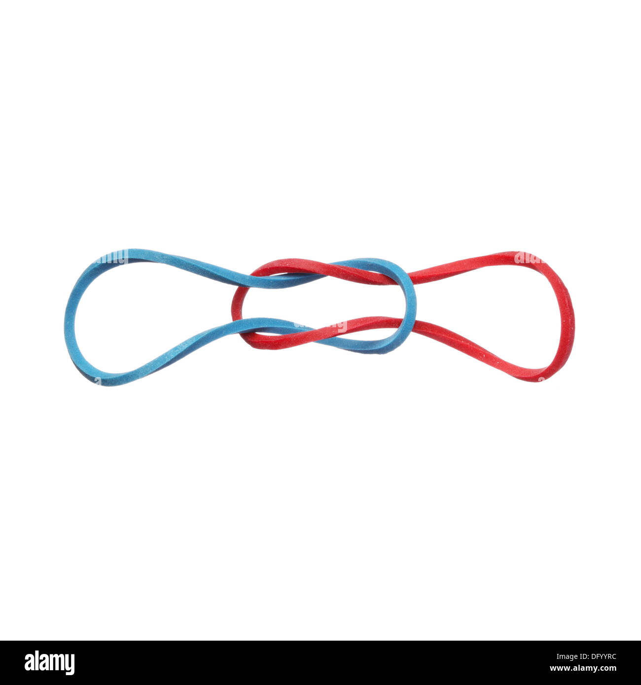 Le rouge et le bleu des bandes en caoutchouc élastique isolé sur fond blanc Banque D'Images