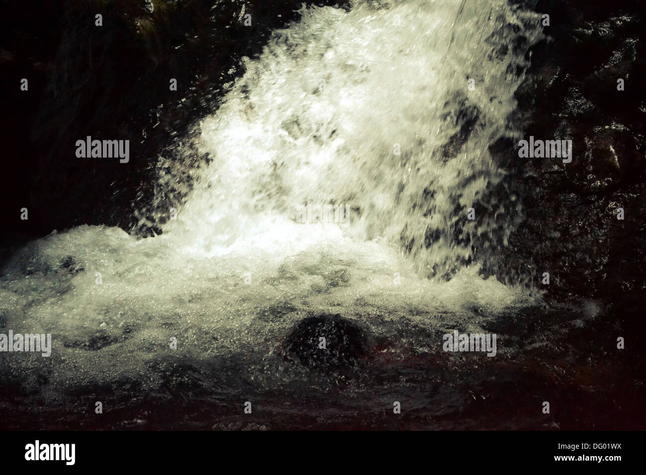 Personne sortant d'une cascade, d'aventure, excursion Banque D'Images