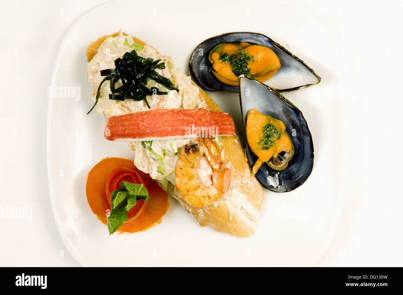 Ontadito Canape Espagnol Salade Russe Et Les Crevettes