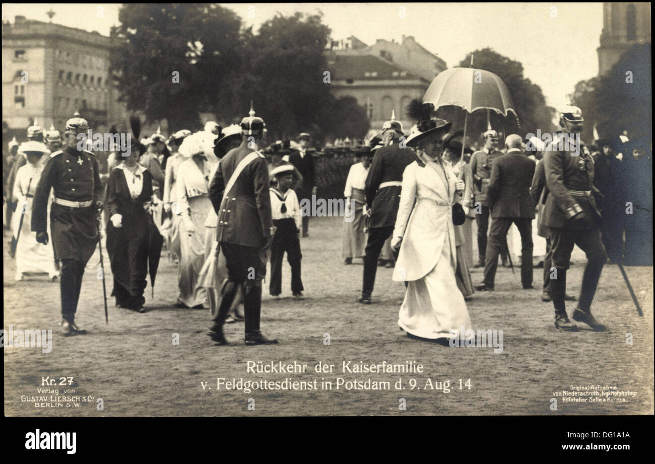 Retour sur l'Ak der Kaiserfamilie c. Feldgottesdienst de Potsdam d'août 1914 ; Banque D'Images