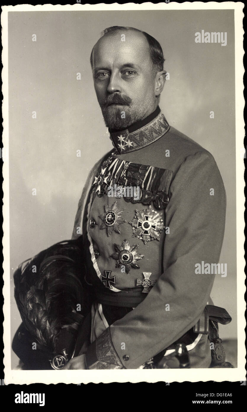 Ak Letzter regierender Fürst von Lippe, Léopold IV., uniforme, Orden ; Banque D'Images