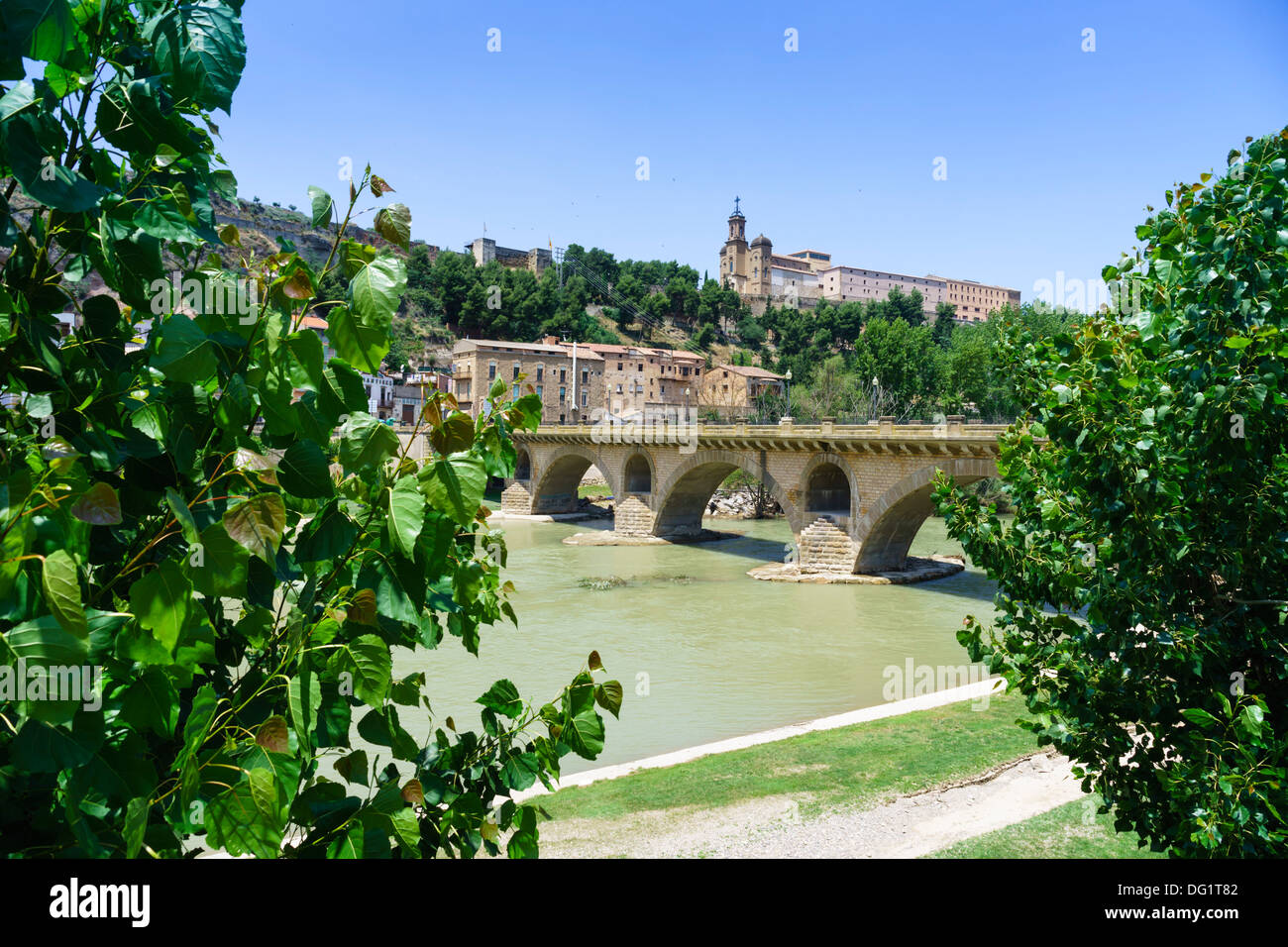 Le nord de l'Espagne - ou Lleida Lerida, sur la rivière Segre. Le vieux pont . Banque D'Images