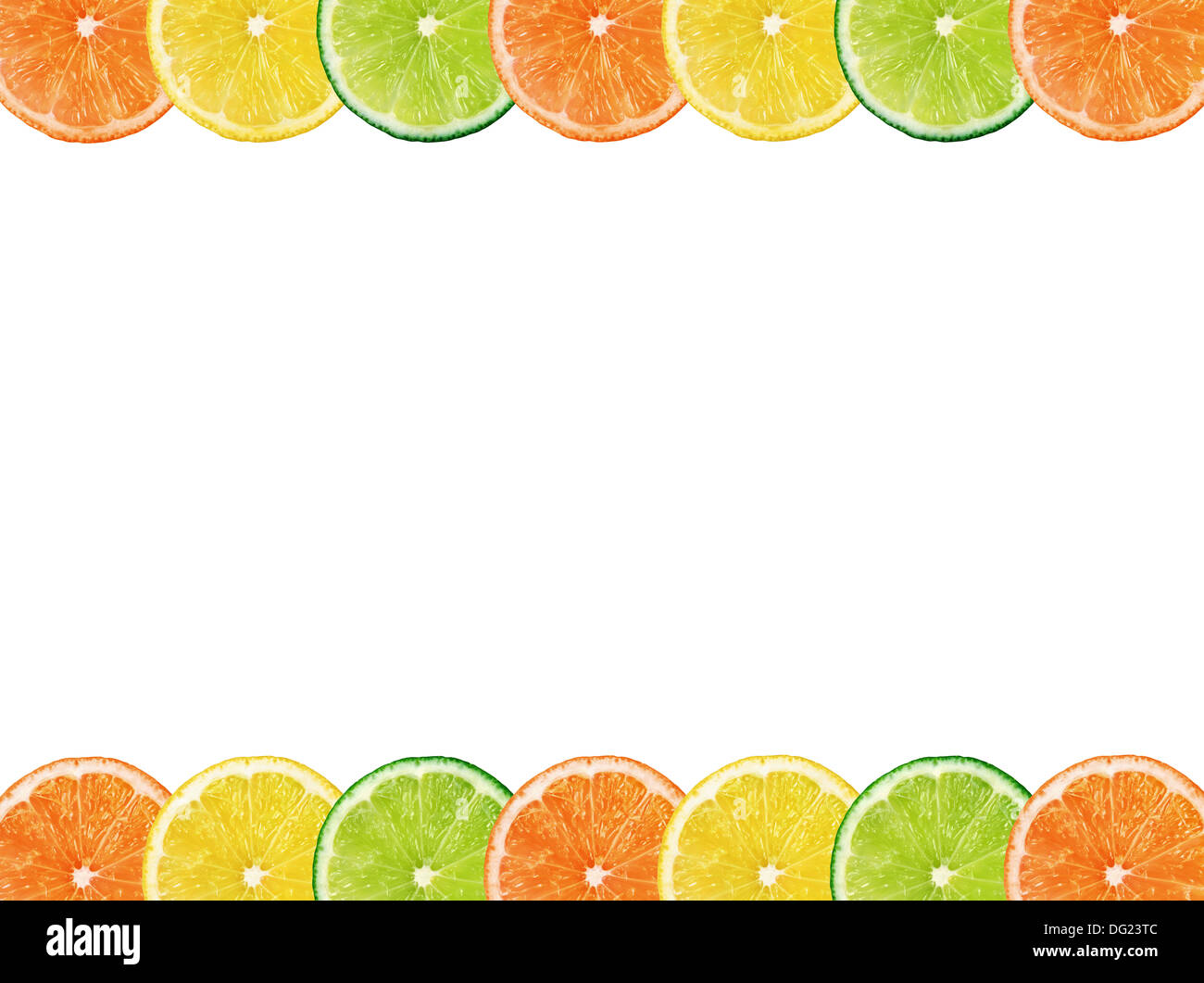 Tranches d'agrumes frais isolé sur fond blanc Banque D'Images