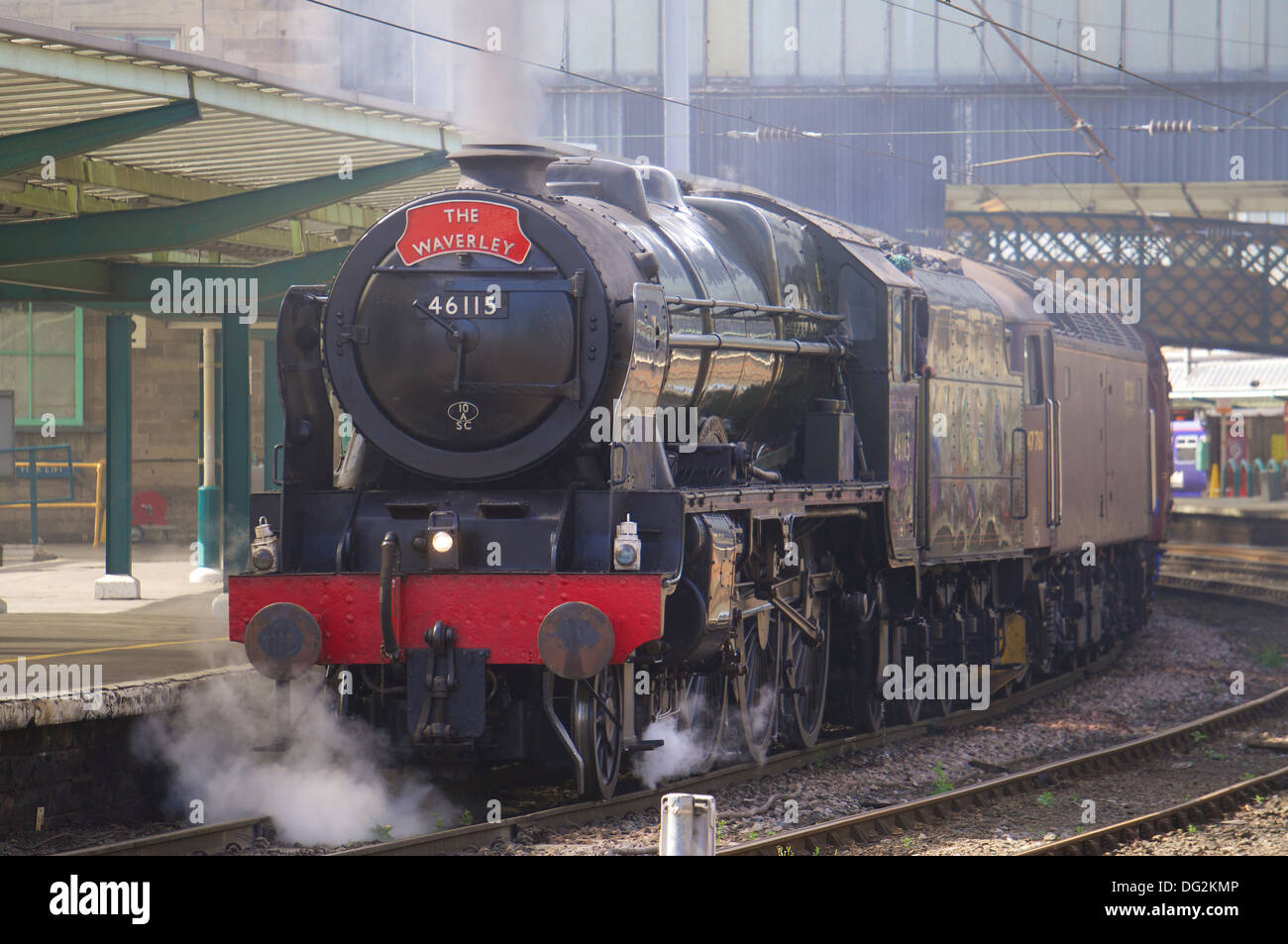 Locomotive vapeur 46115 'Scots Guardsman' dans la gare de Carlisle avec une charte spéciale train. Carlisle Cumbria en Angleterre. Banque D'Images