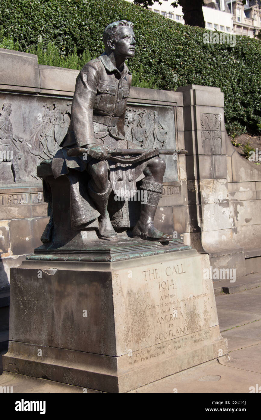 Ville d'Édimbourg, Écosse. Robert Tait Mackenzie écossais sculpté American War Memorial dans les jardins de Princes Street d'Édimbourg. Banque D'Images