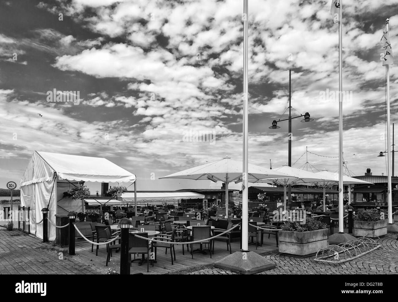 Café sur la digue du lac Vesijärvi. Ville de Lahti. La Finlande Banque D'Images