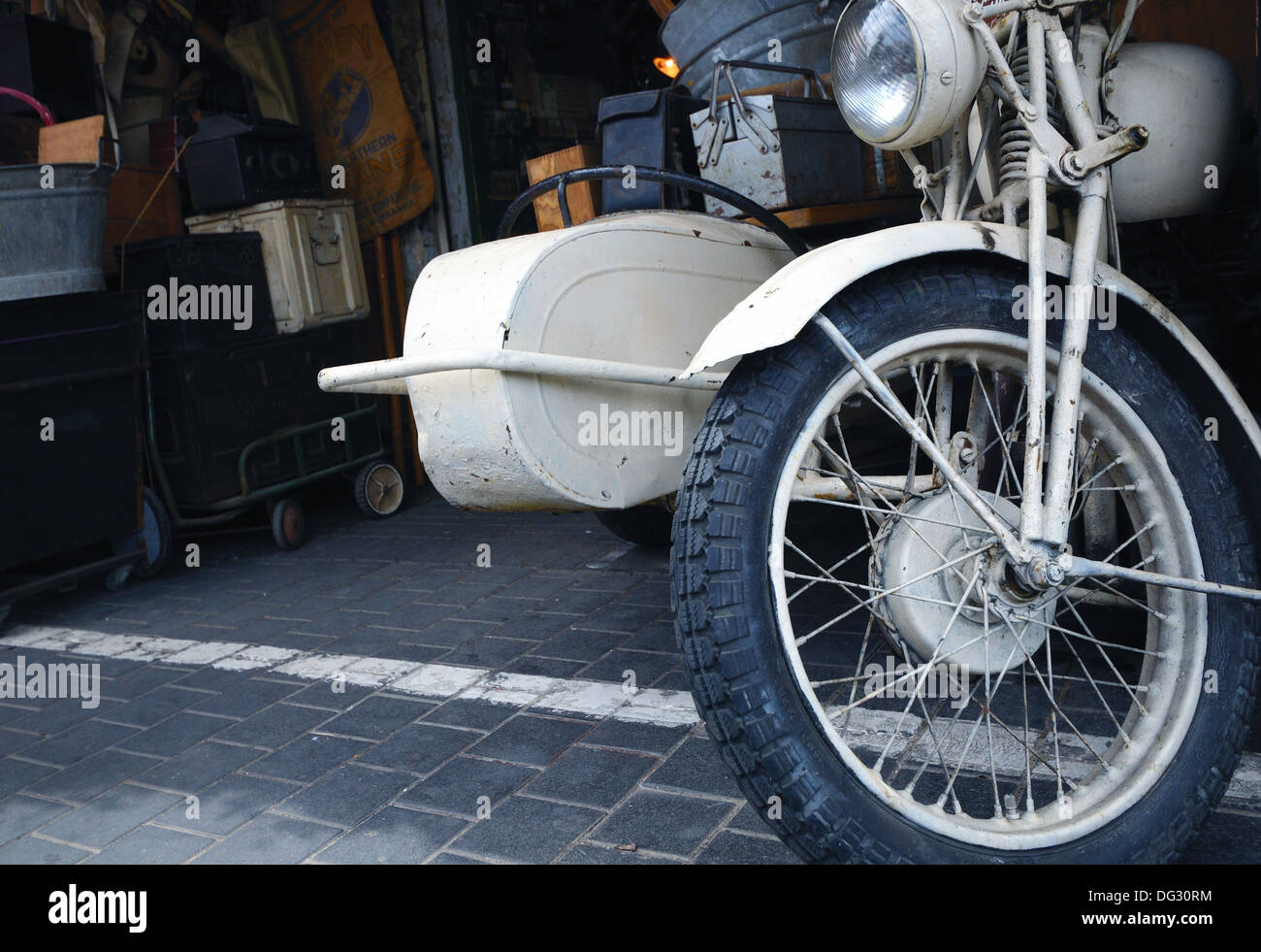 Old vintage moto avec side-car. Banque D'Images