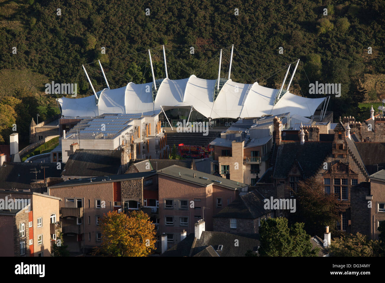 Ville d'Édimbourg, Écosse. Compte tenu de l'élevée pittoresque notre terre dynamique Science Center. Banque D'Images