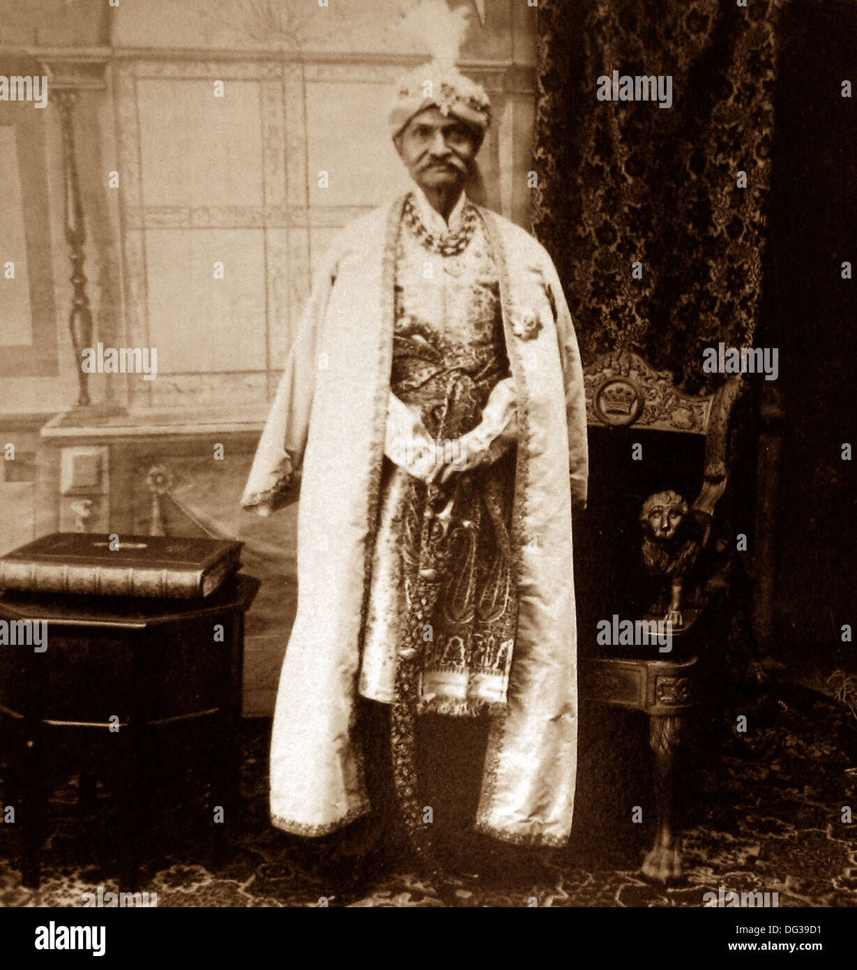 Inde - HH Maharaja de Tagore en costume Durbar début des années 1900 Banque D'Images