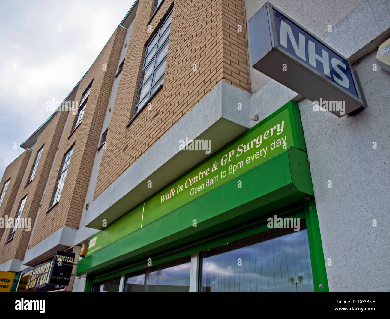 Walk-In Centre NHS GP et la chirurgie, Thamesmead, Londres, Angleterre, Royaume-Uni Banque D'Images
