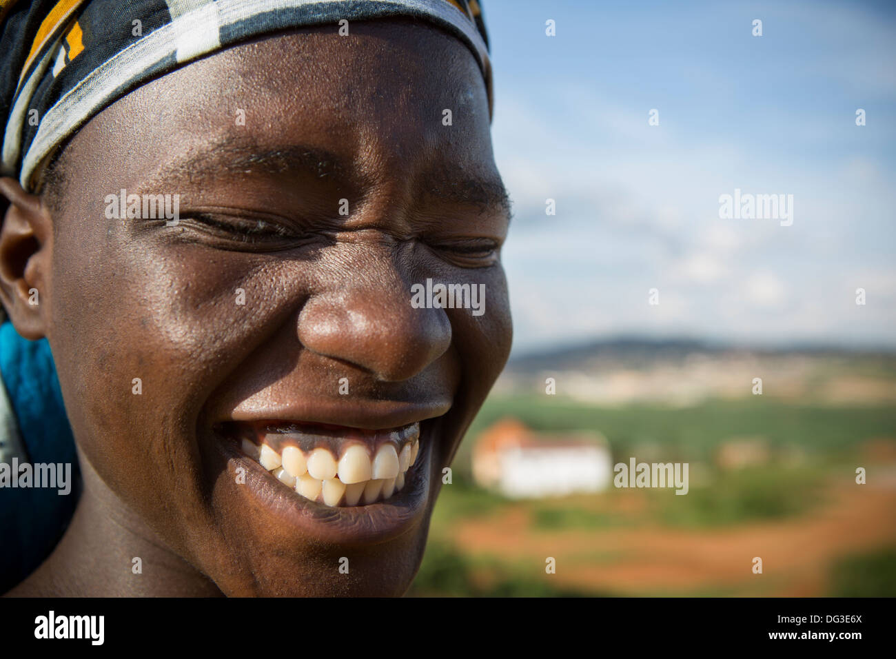 Une jeune fille africaine à Kampala, Ouganda. Banque D'Images