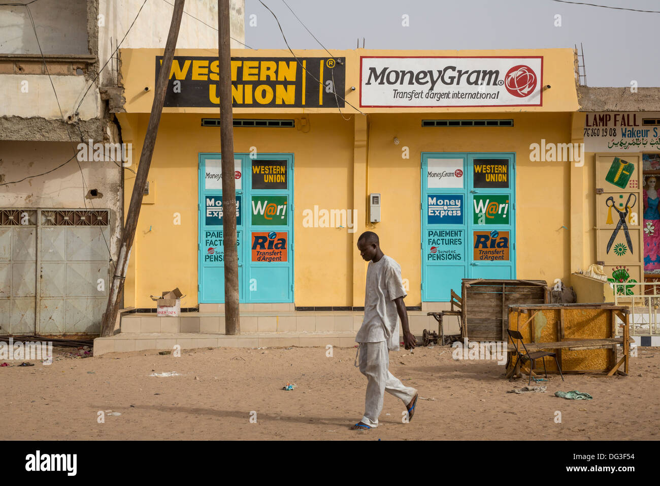 Sénégal, Touba. Bureau de Western Union, des transferts d'argent. Banque D'Images