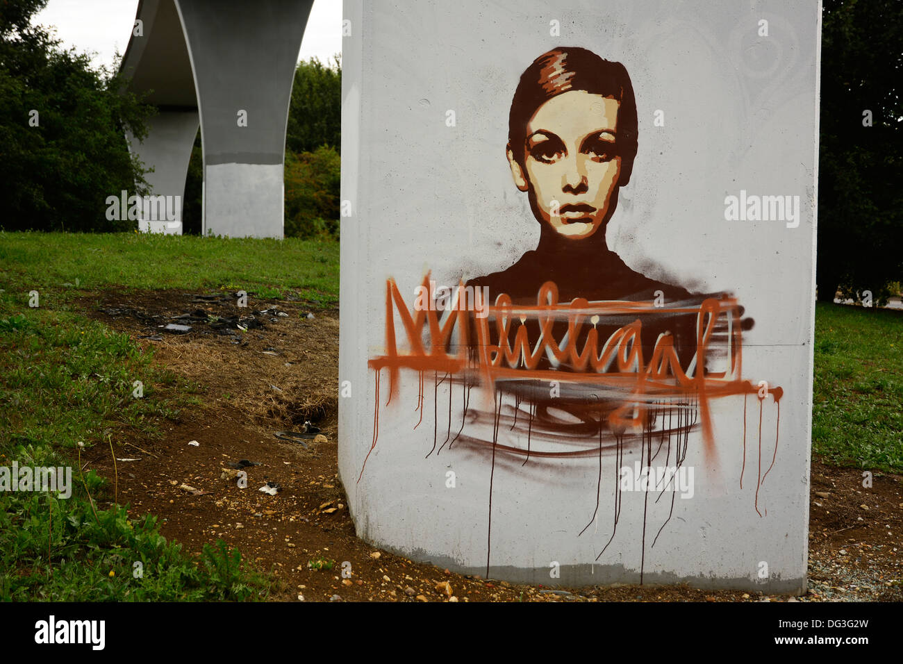 Carver's ant peinture graffiti de Twiggy à Milton Keynes, le Northamptonshire, 13/10/2013. Banque D'Images