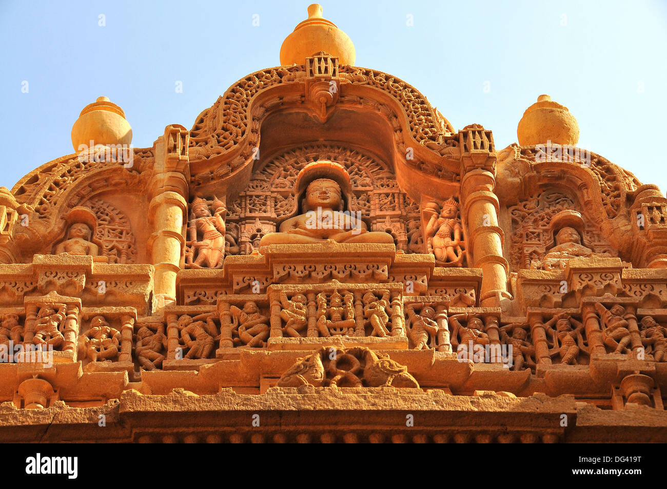 Temple jaïn d'Adinath (Rishabha), datant du 12ème siècle, Jaisalmer, Rajasthan, Inde, Asie Banque D'Images