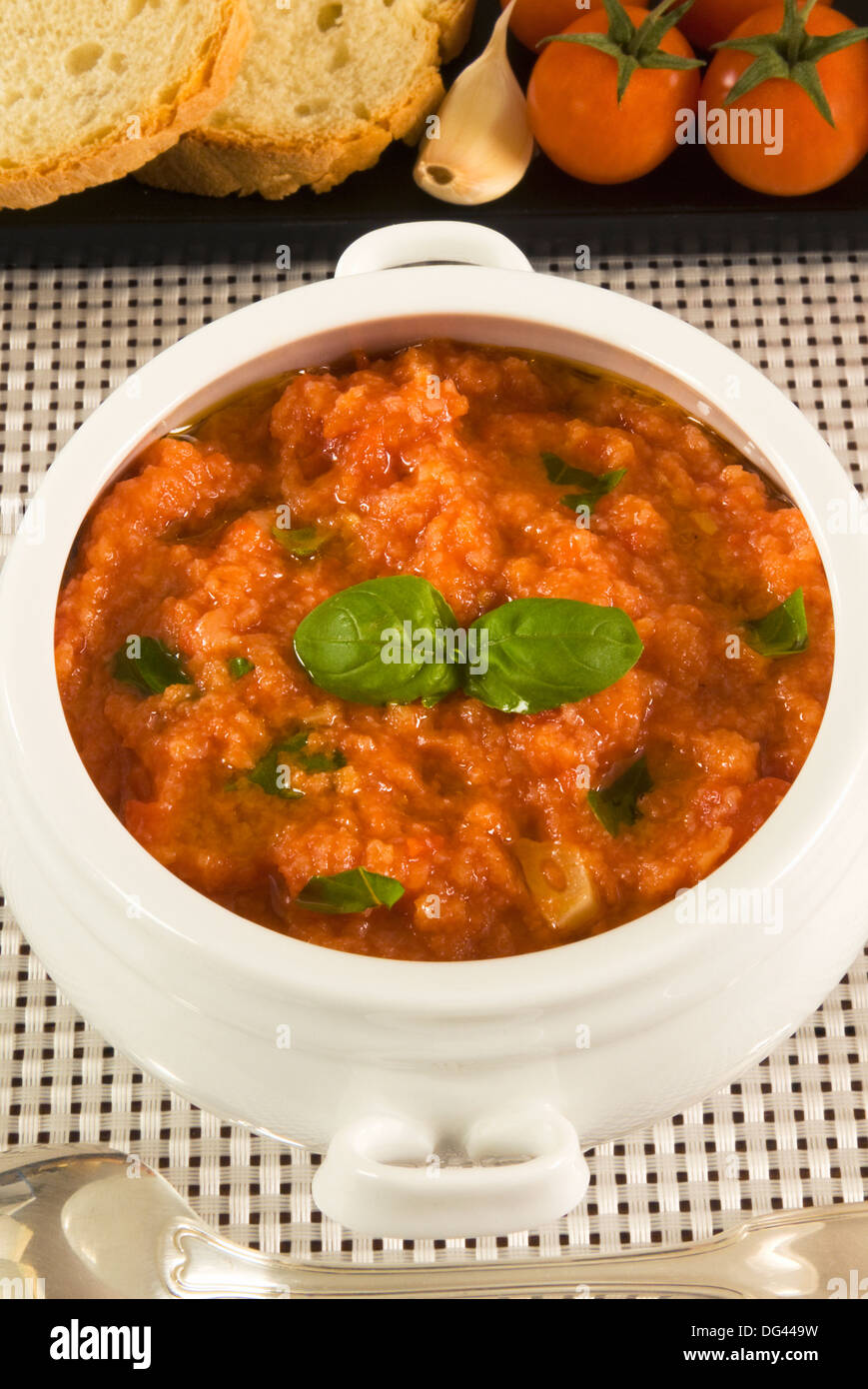 Tuscan pappa al pomodoro, le pain toscan-et-bouillie de tomate, Toscane, Italie, Europe Banque D'Images