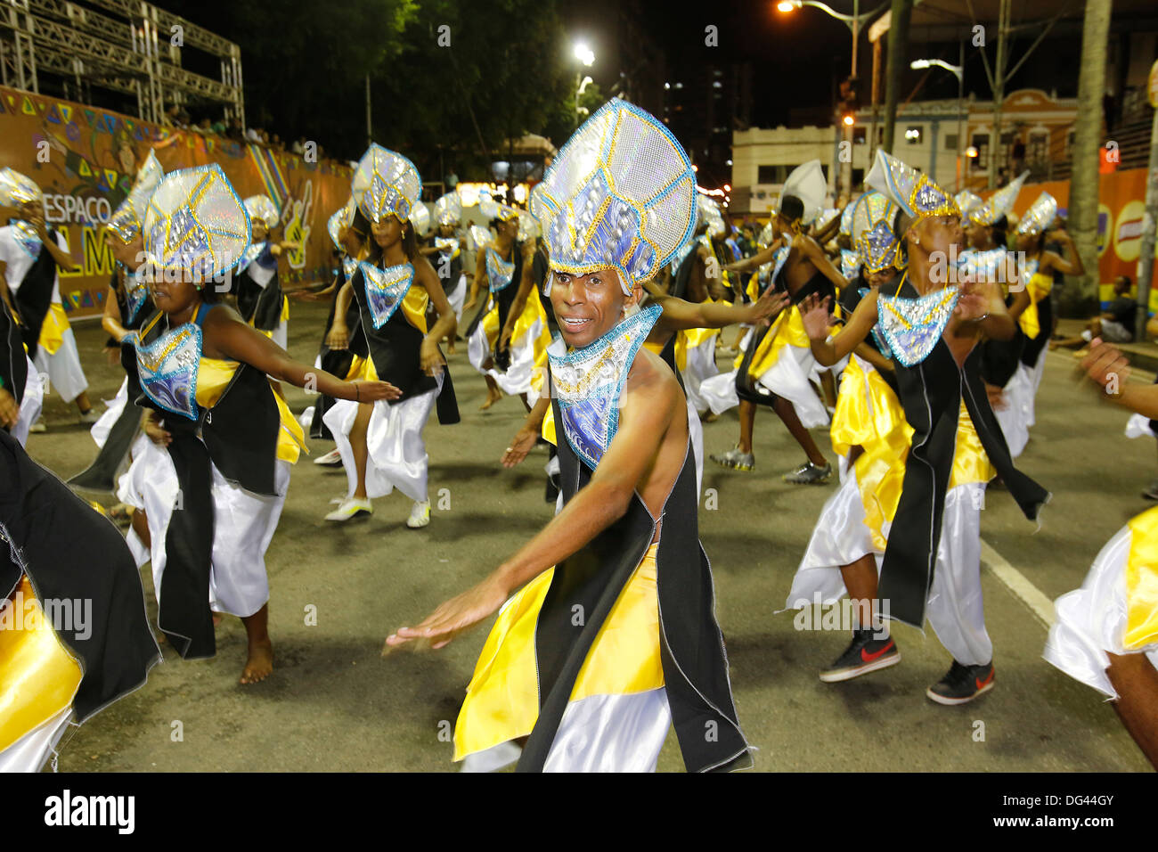 Bande de danse au carnaval de Salvador, Bahia, Brésil, Amérique du Sud Banque D'Images
