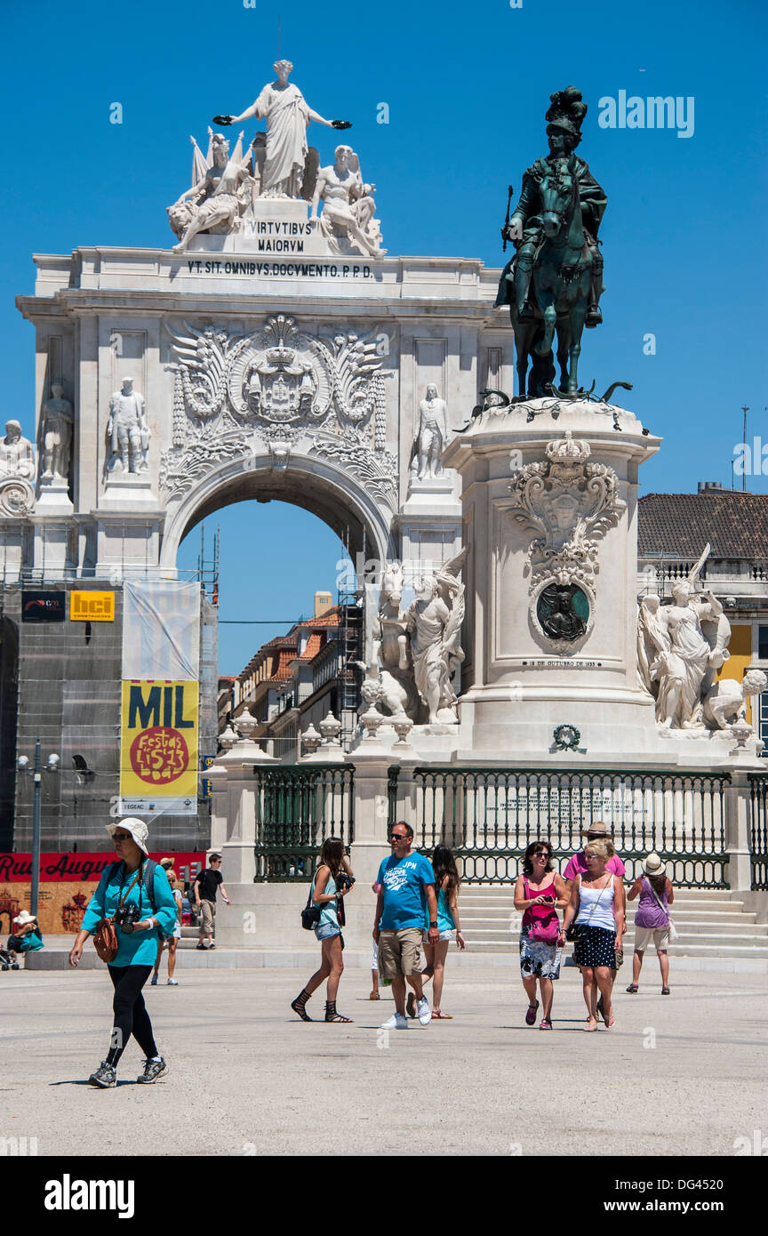 Statue du roi José I, sur la Praça do Comercio, Lisbonne, Portugal, Europe Banque D'Images