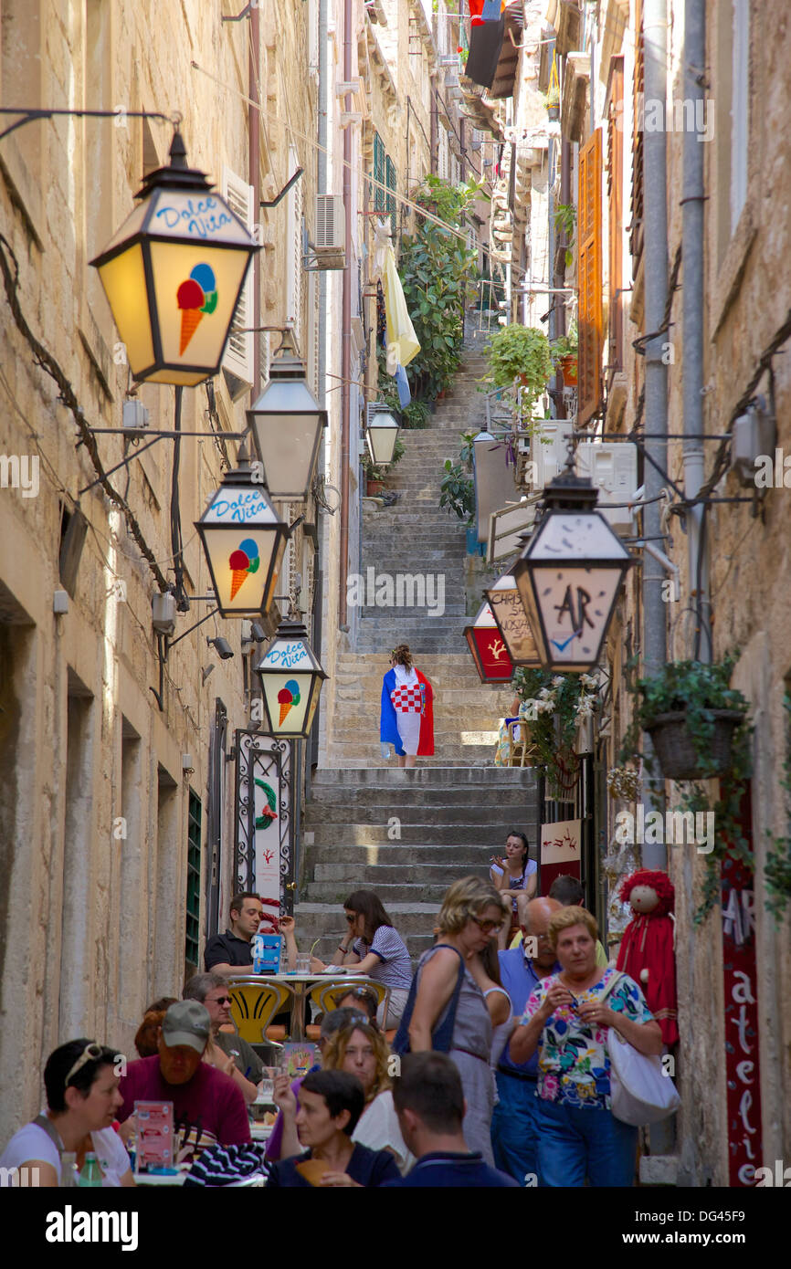 Occupé rue étroite, Dubrovnik, Dalmatie, Croatie, Europe Banque D'Images