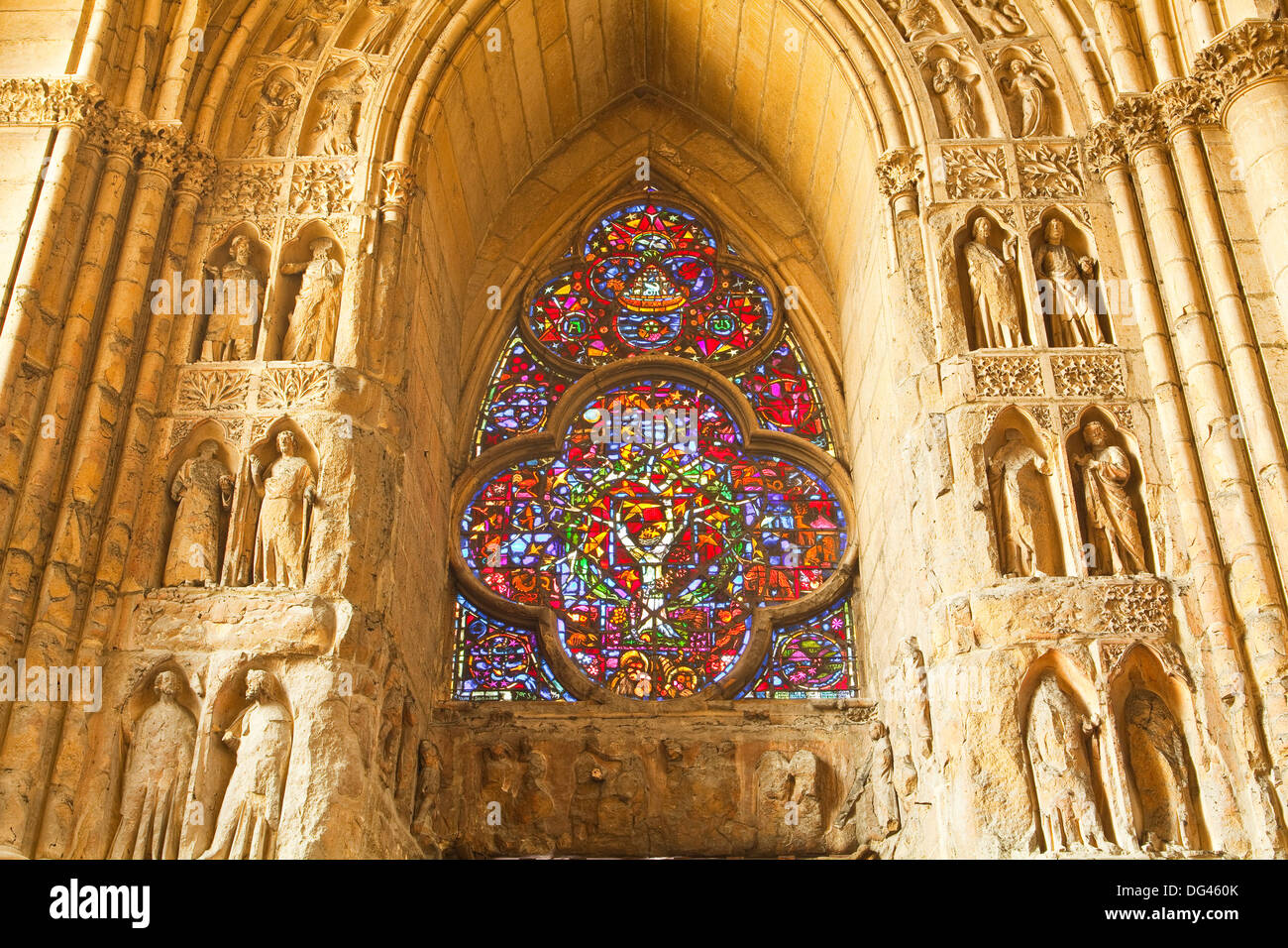 Sculptures en haut-relief à l'intérieur de Notre Dame de la cathédrale de Reims, l'UNESCO World Heritage Site, Reims, Champagne-Ardenne, France Banque D'Images
