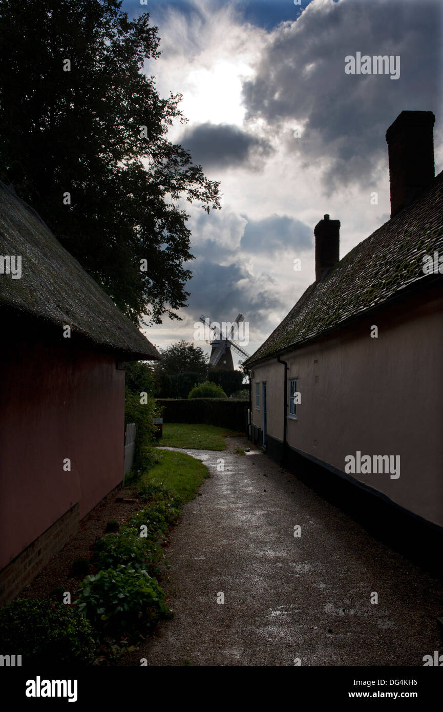 Thaxted, Essex, Angleterre. Juillet 2013 vu ici : John Webb's Moulin et maisons d'Aumône Banque D'Images