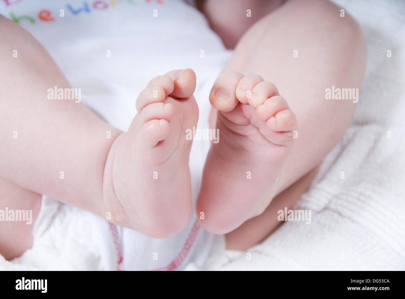 Close Up Sur Les Orteils Se Recroquevilla De Minuscules Pieds Bebe Uk Photo Stock Alamy Close Up Sur Les Orteils Se Recroquevilla De Minuscules Pieds Bebe Uk Photo Stock Alamy