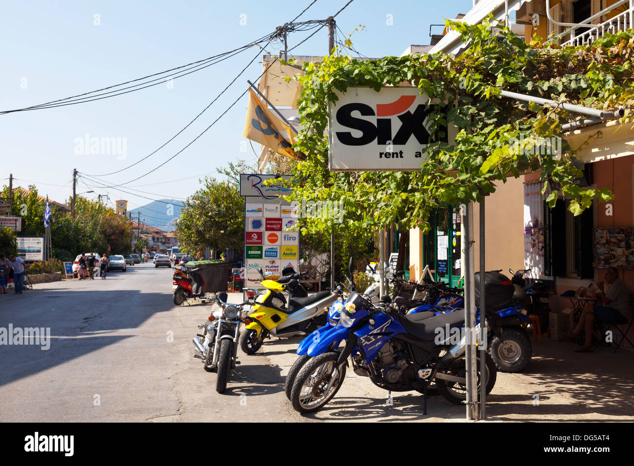 Sixt location de scooter et moto shop à l'extérieur de la ville de Nydri Nidri Grèce Greek island Banque D'Images
