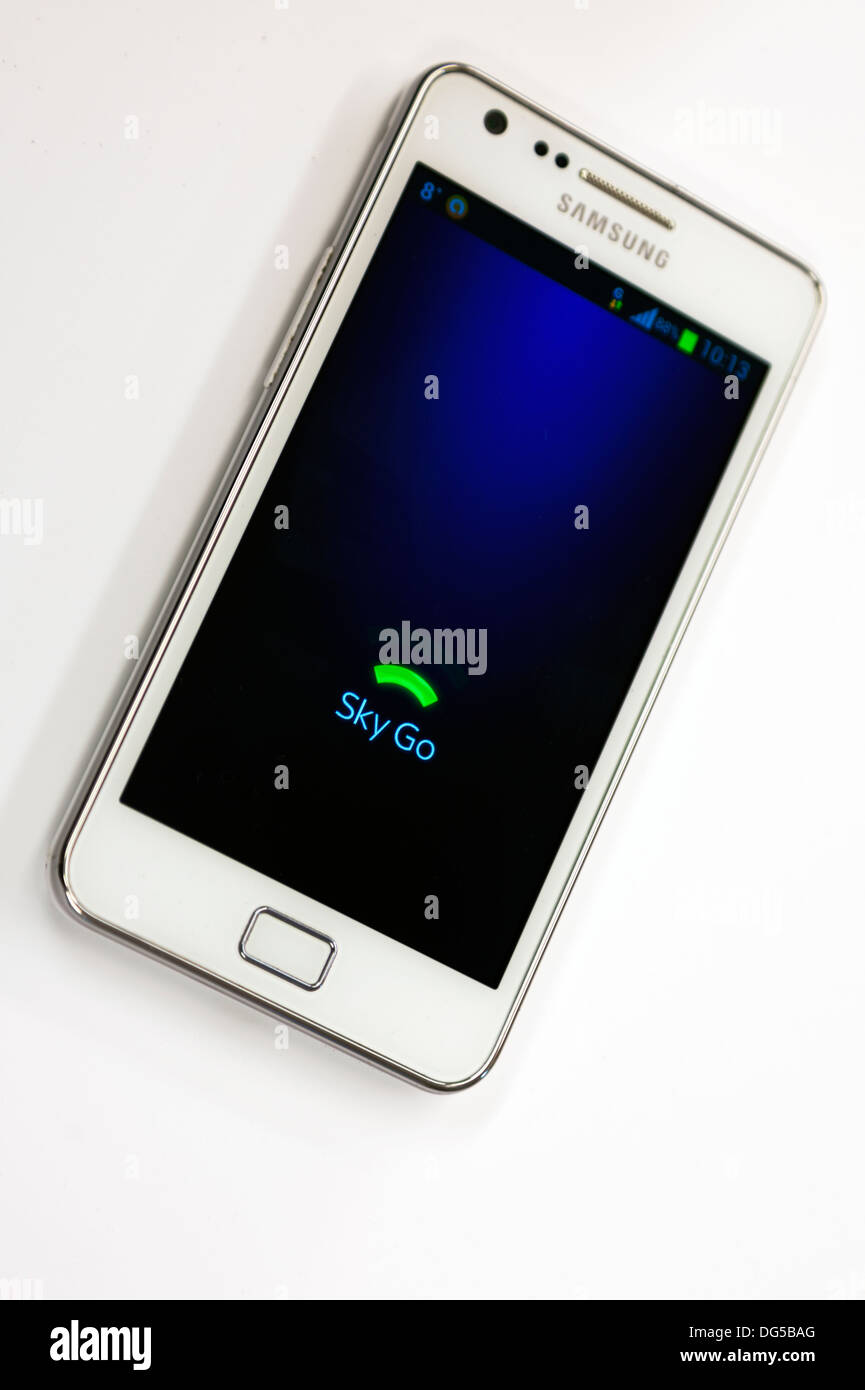 Sky rendez-app application en cours loading travaillant sur smartphone Samsung s2 interaction téléphonique Banque D'Images