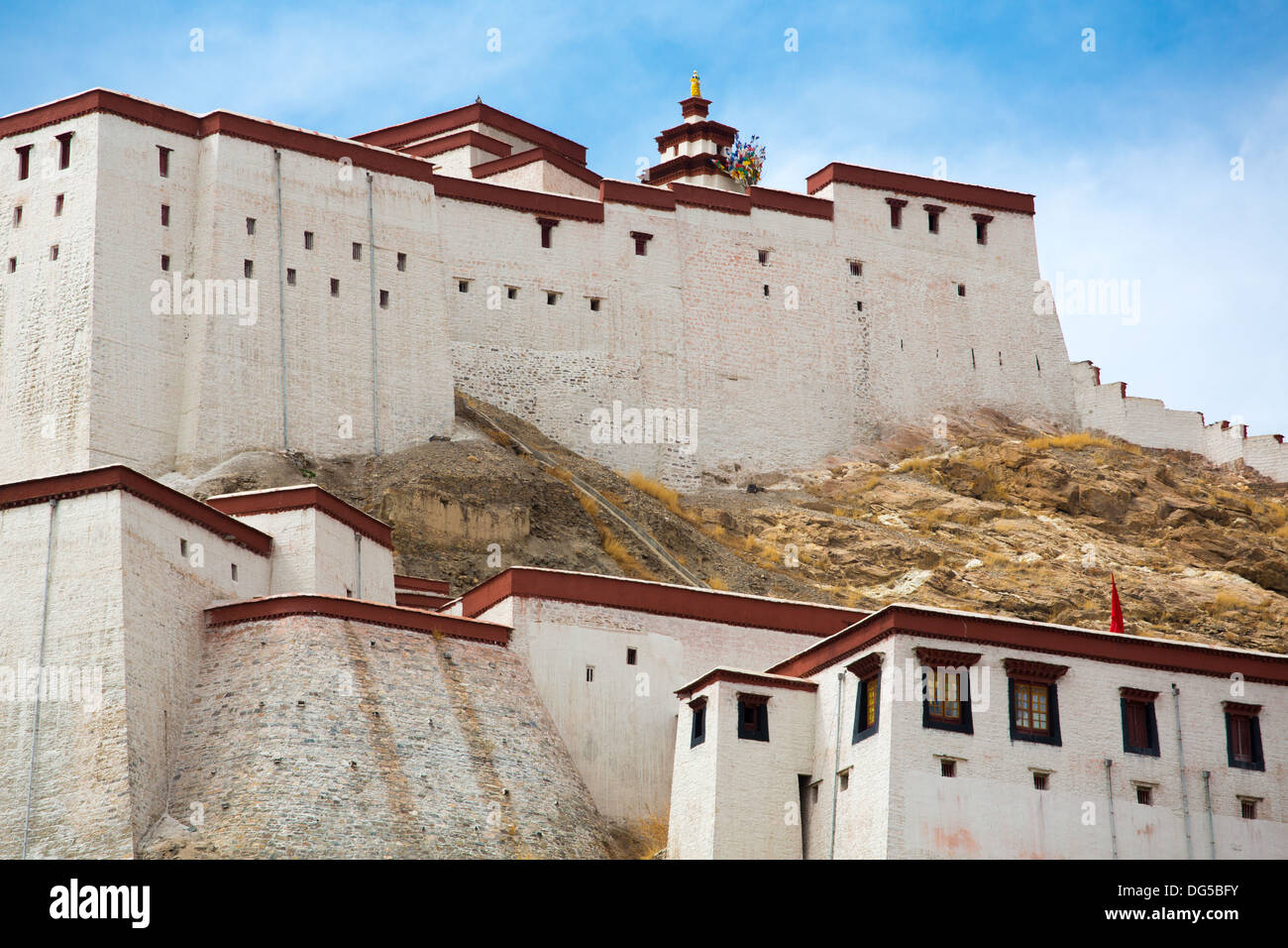 Maison historique du dalaï-lama, Lhassa, Tibet. Un site du patrimoine mondial de l'UNESCO. Banque D'Images