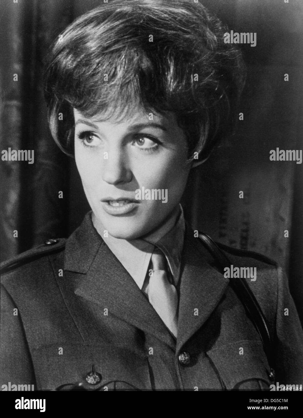 Julie Andrews, sur-ensemble du film, "l'américanisation de l'Emily', Metro-Goldwyn-Mayer, 1964 Banque D'Images