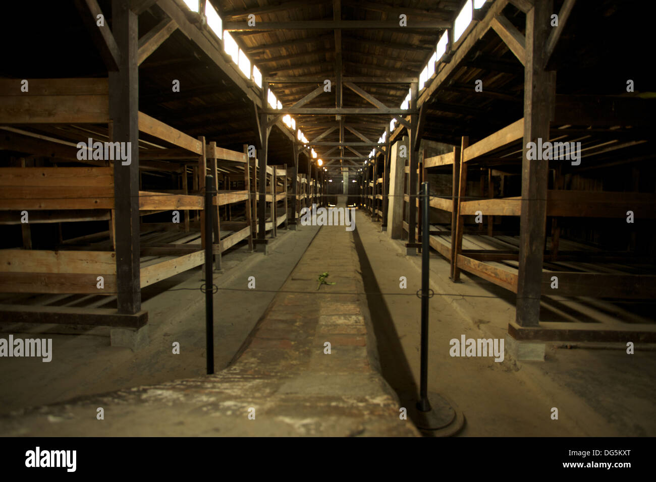 À l'intérieur de maisons en bois en camp de concentration Auschwitz Birkenau Banque D'Images