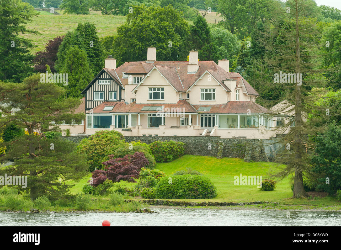 Demeure seigneuriale sur le lac Windermere, Cumbria, Angleterre Banque D'Images